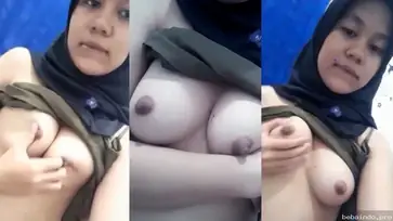 Cewek Jilbab Montok Sange Sambil Video Call Ayang