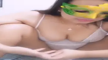 Sebelas Cewek Cantik Colmek Brutal Live Barengan